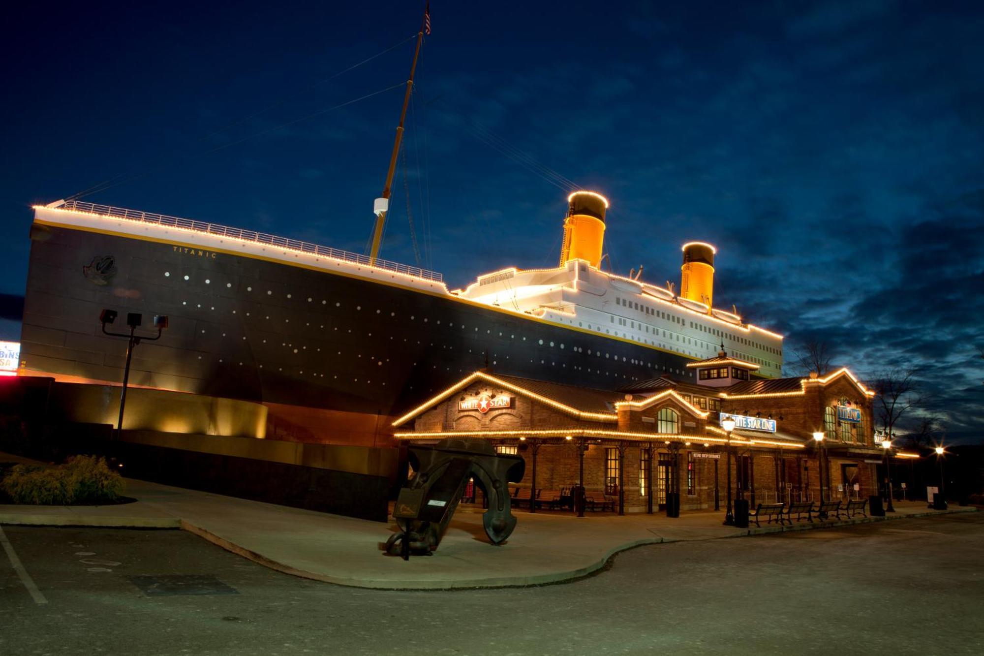 Majestic Splash- 8 Bedroom, Indoor Pool, Hot Tub, 1089 Free Tickets Each Paid Day, Dollywood 세비어빌 외부 사진