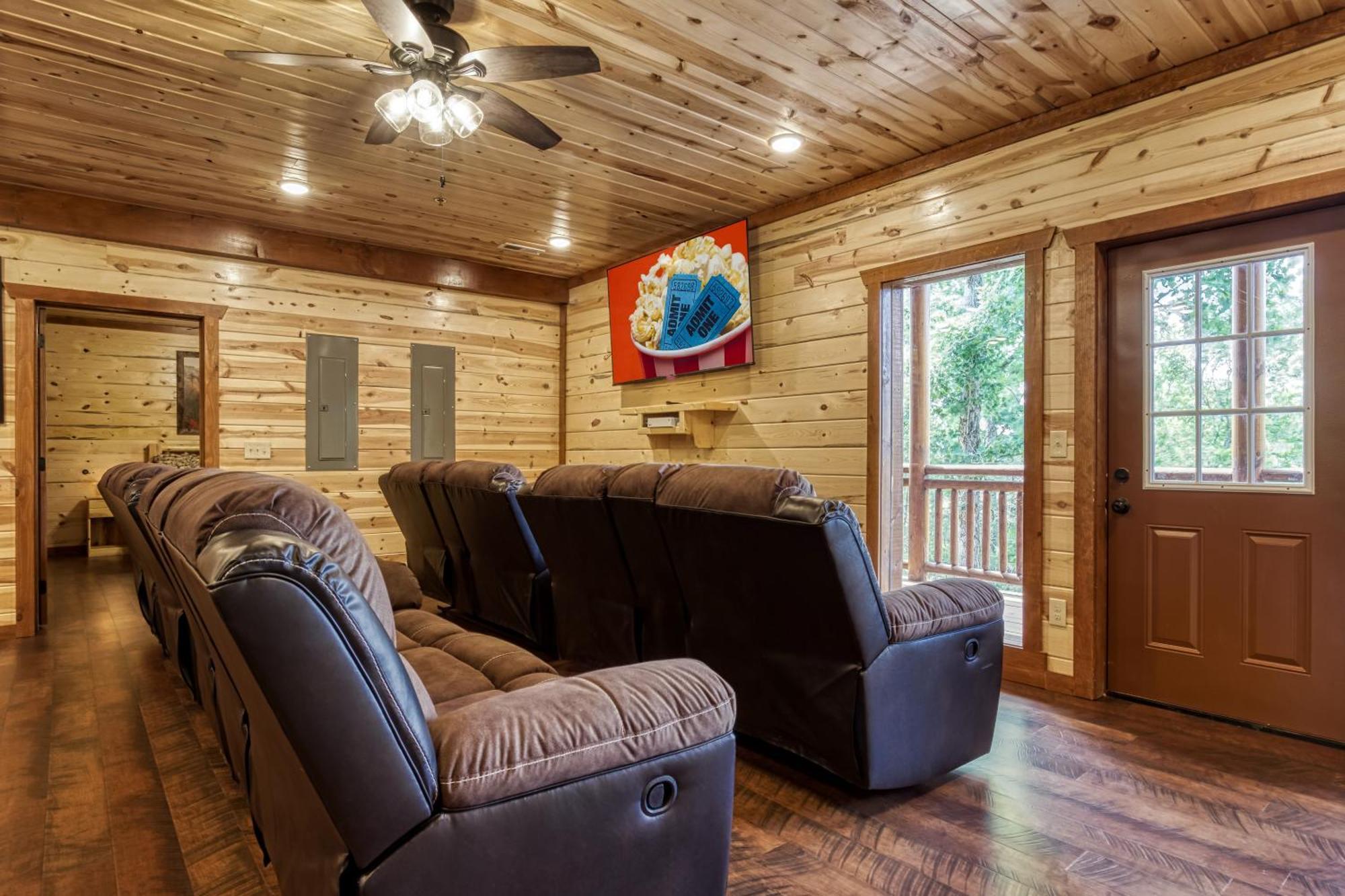 Majestic Splash- 8 Bedroom, Indoor Pool, Hot Tub, 1089 Free Tickets Each Paid Day, Dollywood 세비어빌 외부 사진